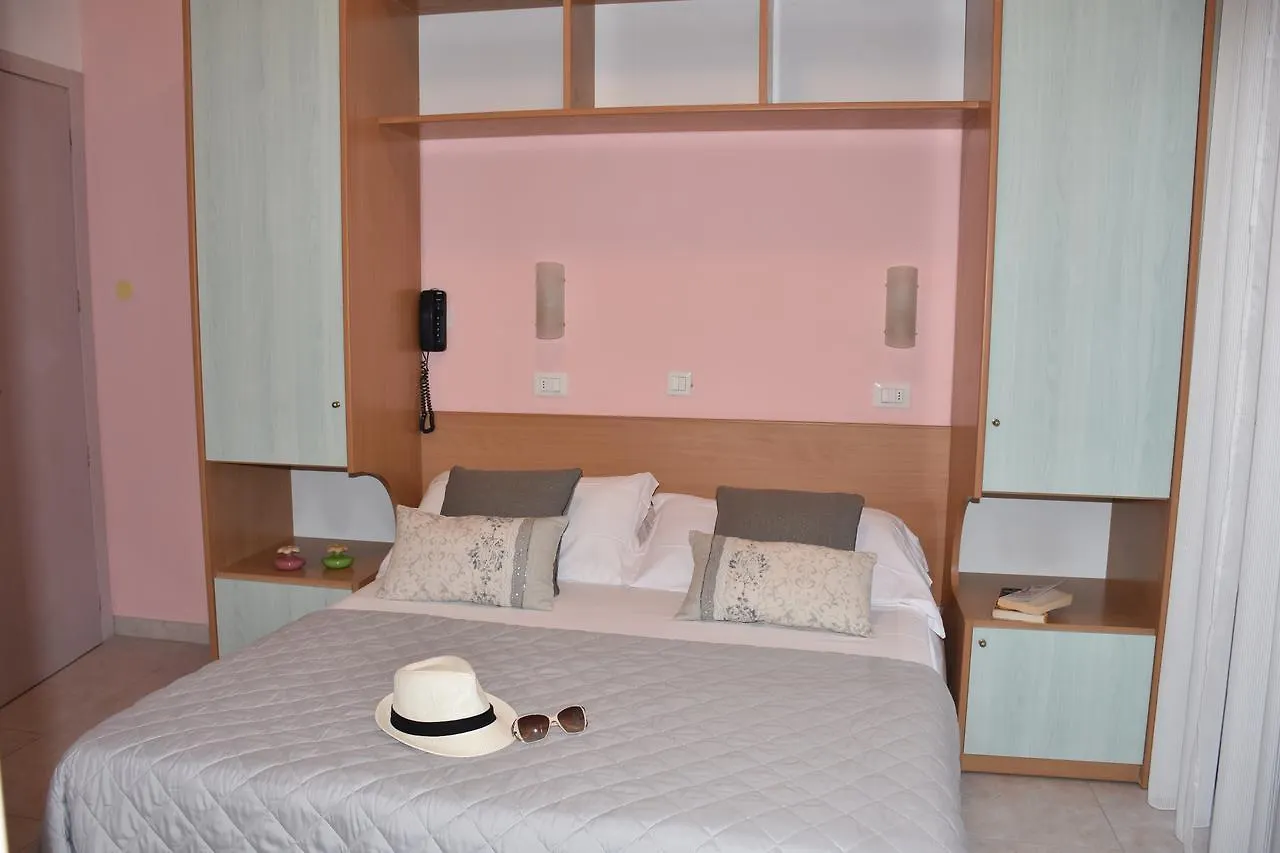 רימיני Hotel Gambrinus 3*,  איטליה